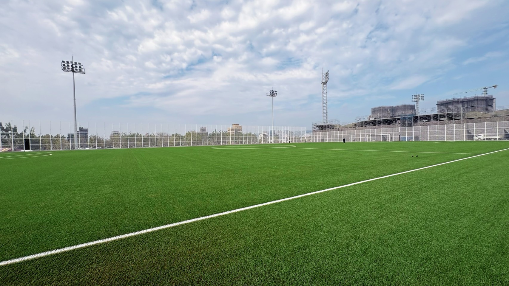 邁向足球之都！台中15.2億國際足球園區最新進度曝光 FIFA技師今現身檢測